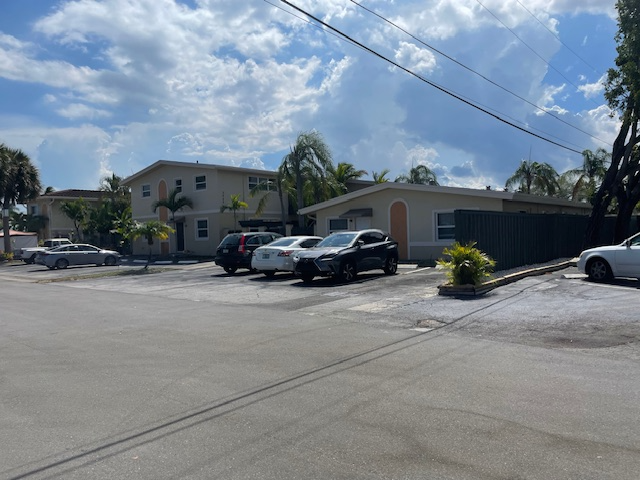 3049 Neave #7 - Photo 3 of 3