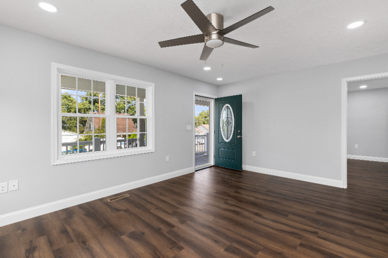 1016 Ivanhoe Ave - Photo 3 of 20