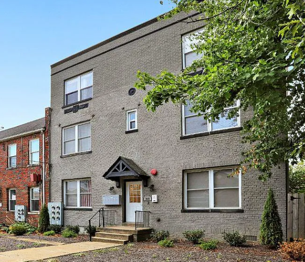 709 Irving St NE - Photo 3 of 40