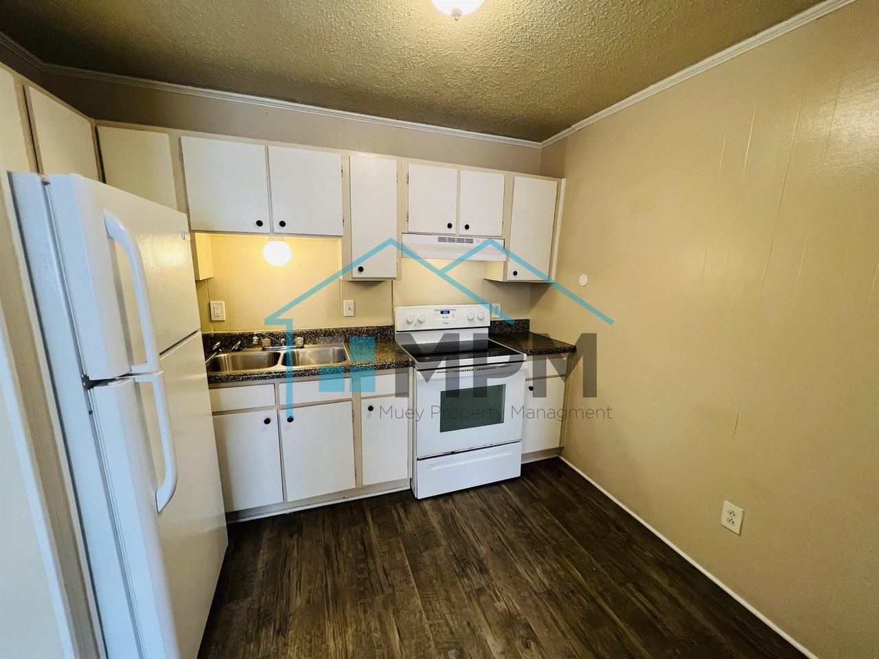 415 Gulpha Drive - Photo 3 of 17