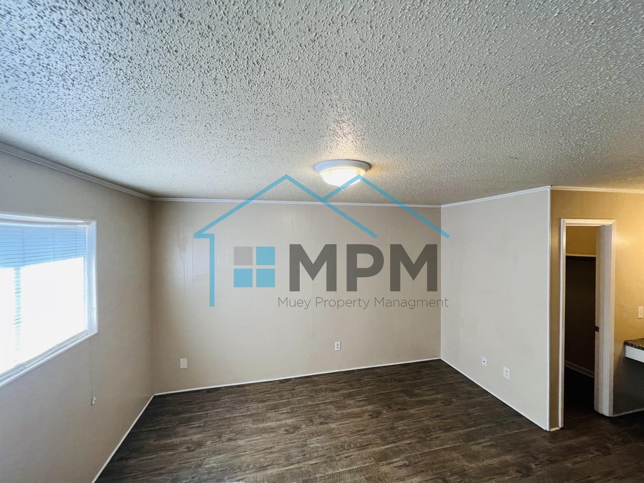 415 Gulpha Drive - Photo 4 of 17