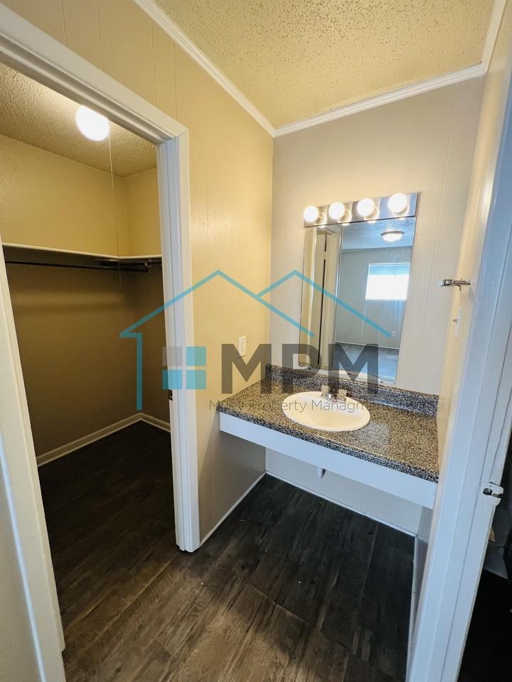 415 Gulpha Drive - Photo 7 of 17