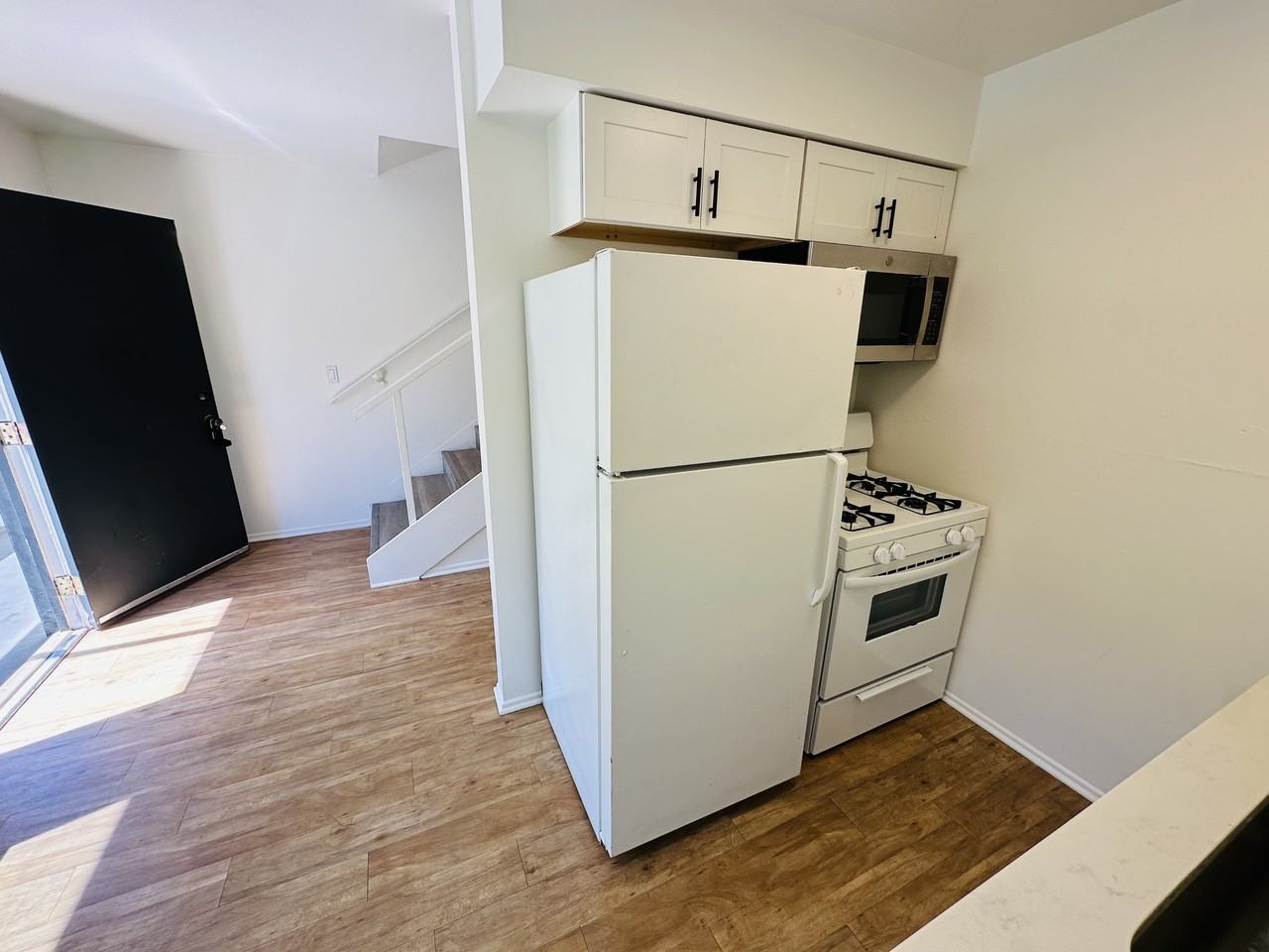 201 Ladera Street - Photo 2 of 26