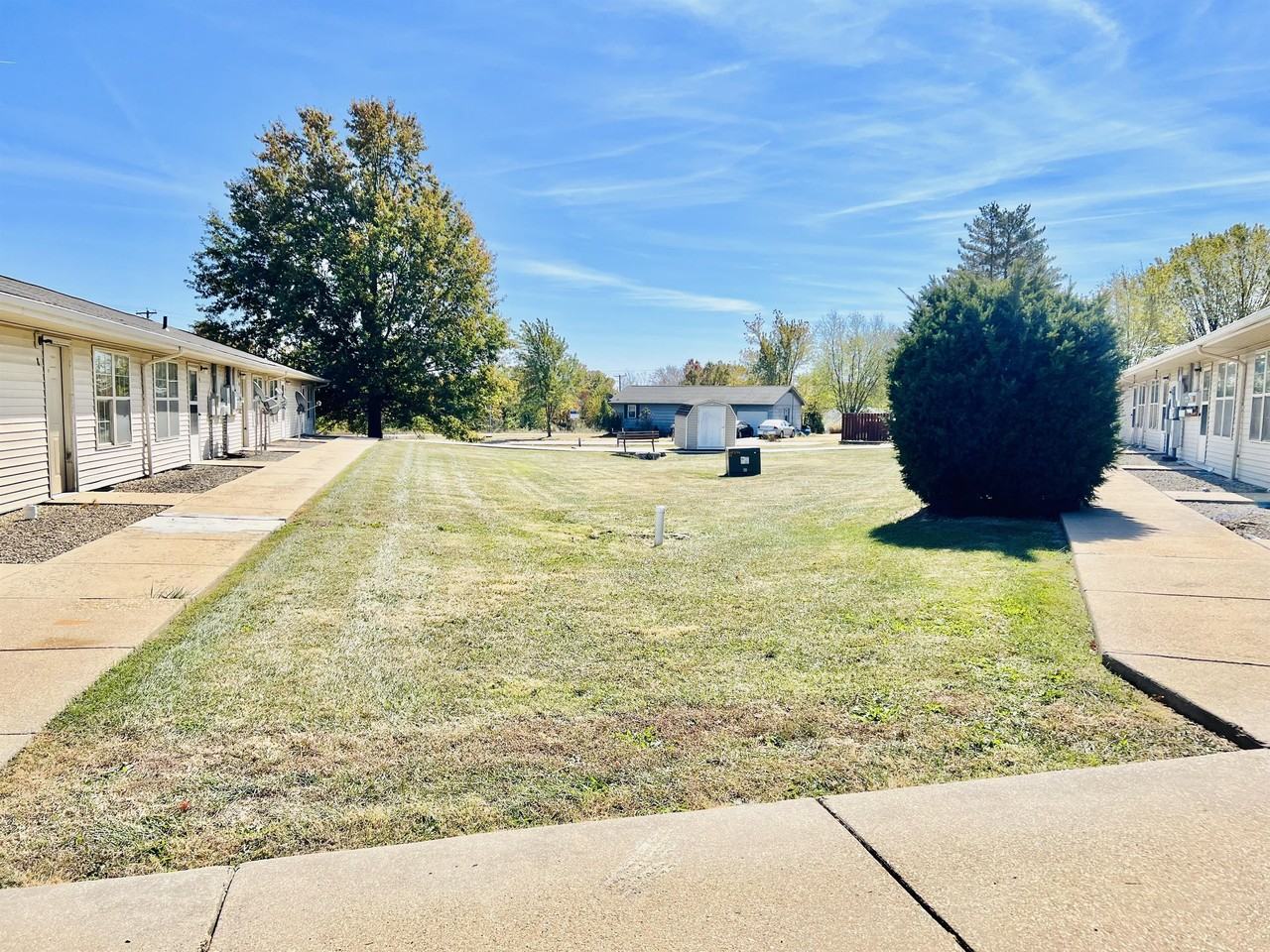 709 E Woodland - Photo 5 of 10