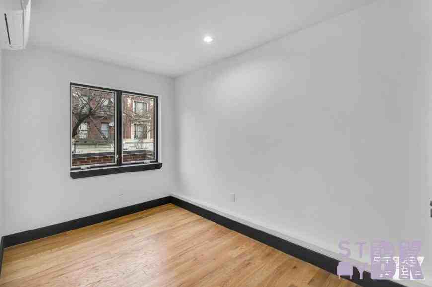 242 Parkside Avenue - Photo 3 of 6