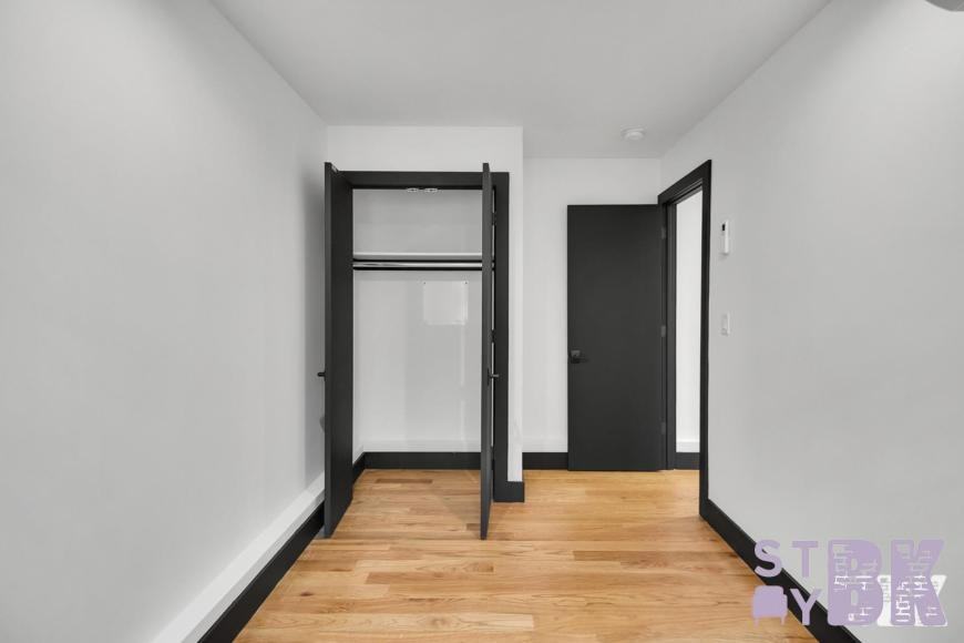 242 Parkside Avenue - Photo 4 of 6