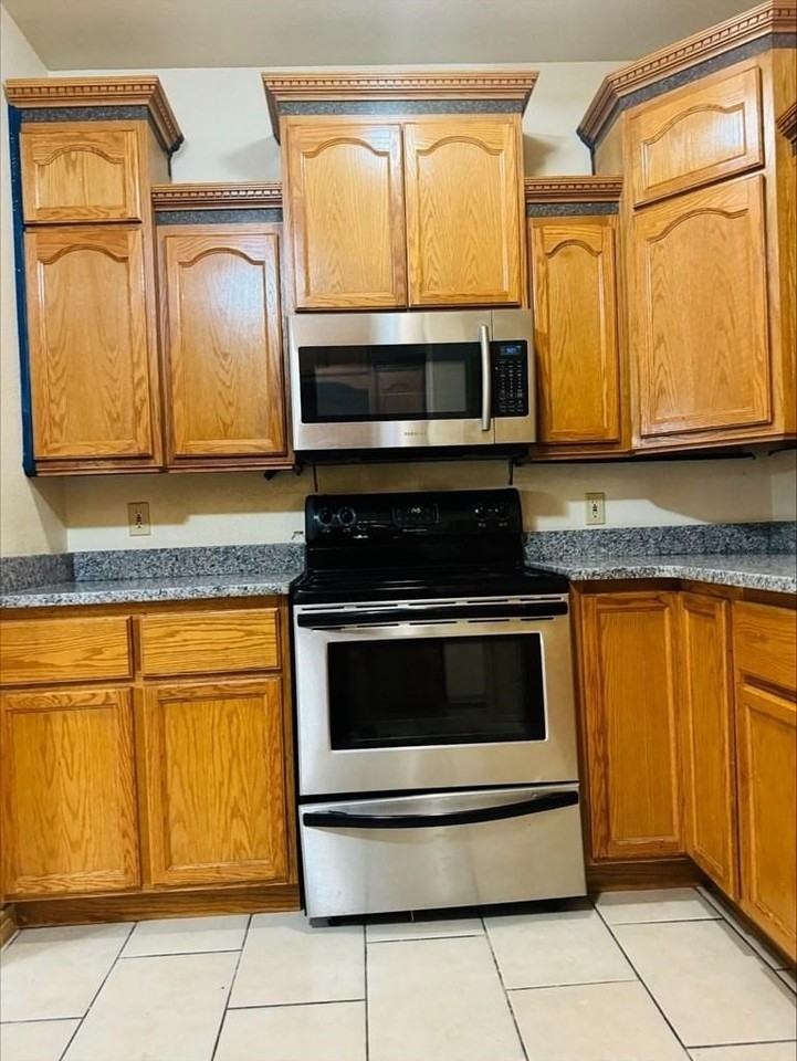 1637 Raintree Dr - Photo 5 of 14