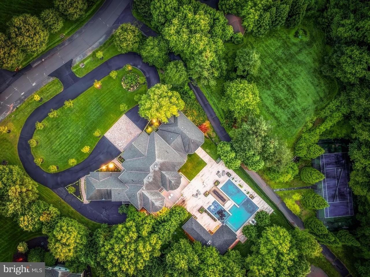 860 Nicholas Run Dr - Photo 3 of 50