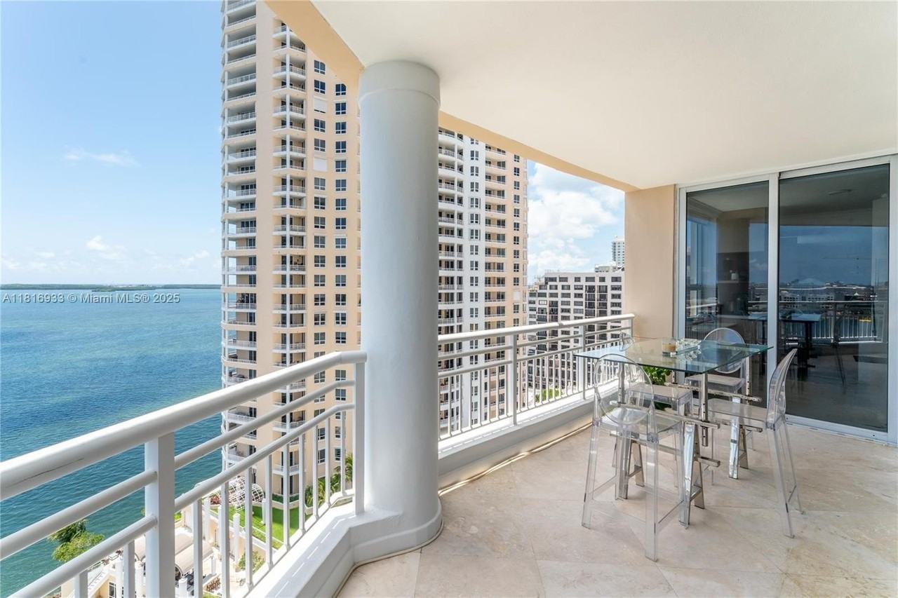 848 Brickell Key Dr #1601 - Photo 3 of 23