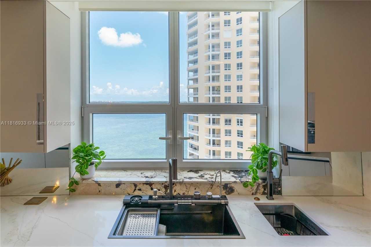 848 Brickell Key Dr #1601 - Photo 6 of 23