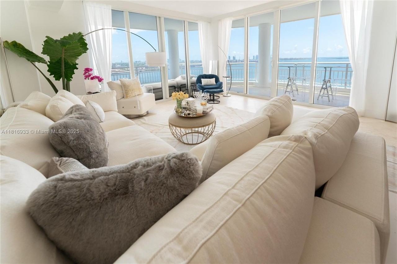 848 Brickell Key Dr #1601 - Photo 7 of 23