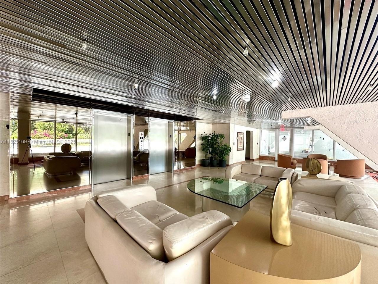 15645 Collins Avenue #706 - Photo 2 of 27