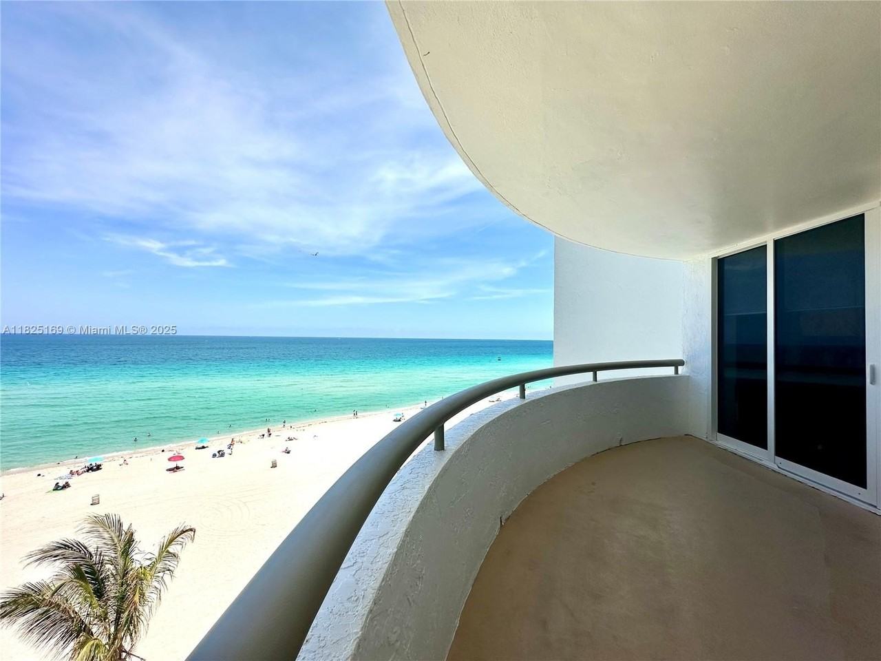 15645 Collins Avenue #706 - Photo 6 of 27