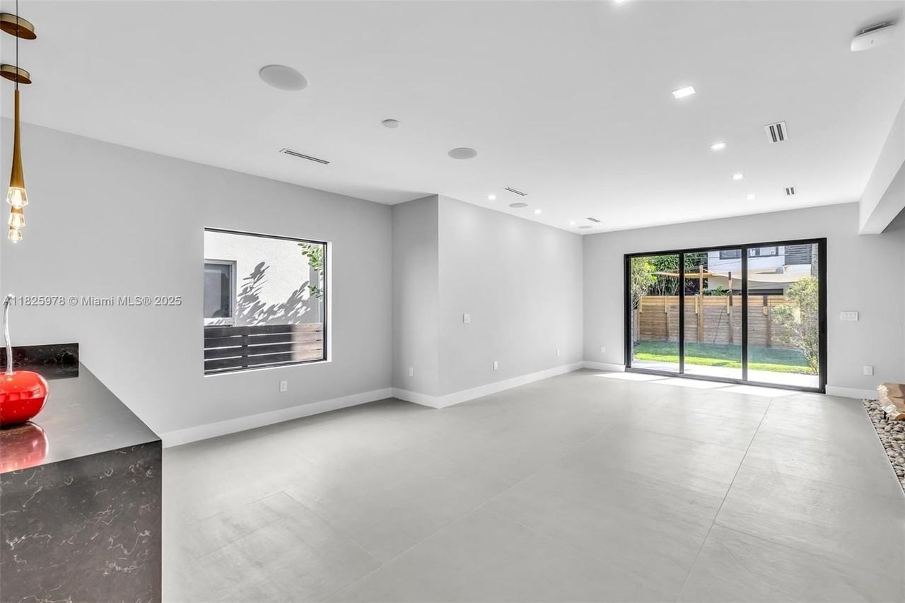 808 Sw 9th St #808A - Photo 6 of 30