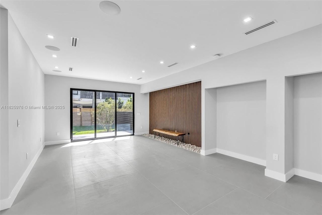 808 Sw 9th St #808A - Photo 7 of 30