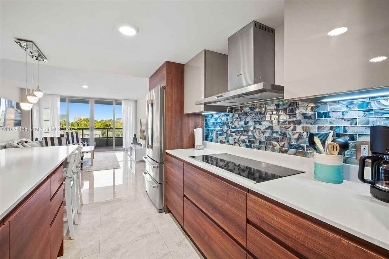 9261 E Bay Harbor Dr #404 - Photo 5 of 49