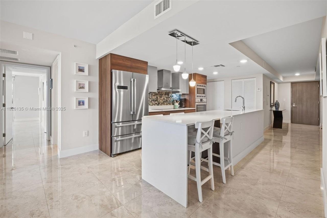 9261 E Bay Harbor Dr #404 - Photo 6 of 49