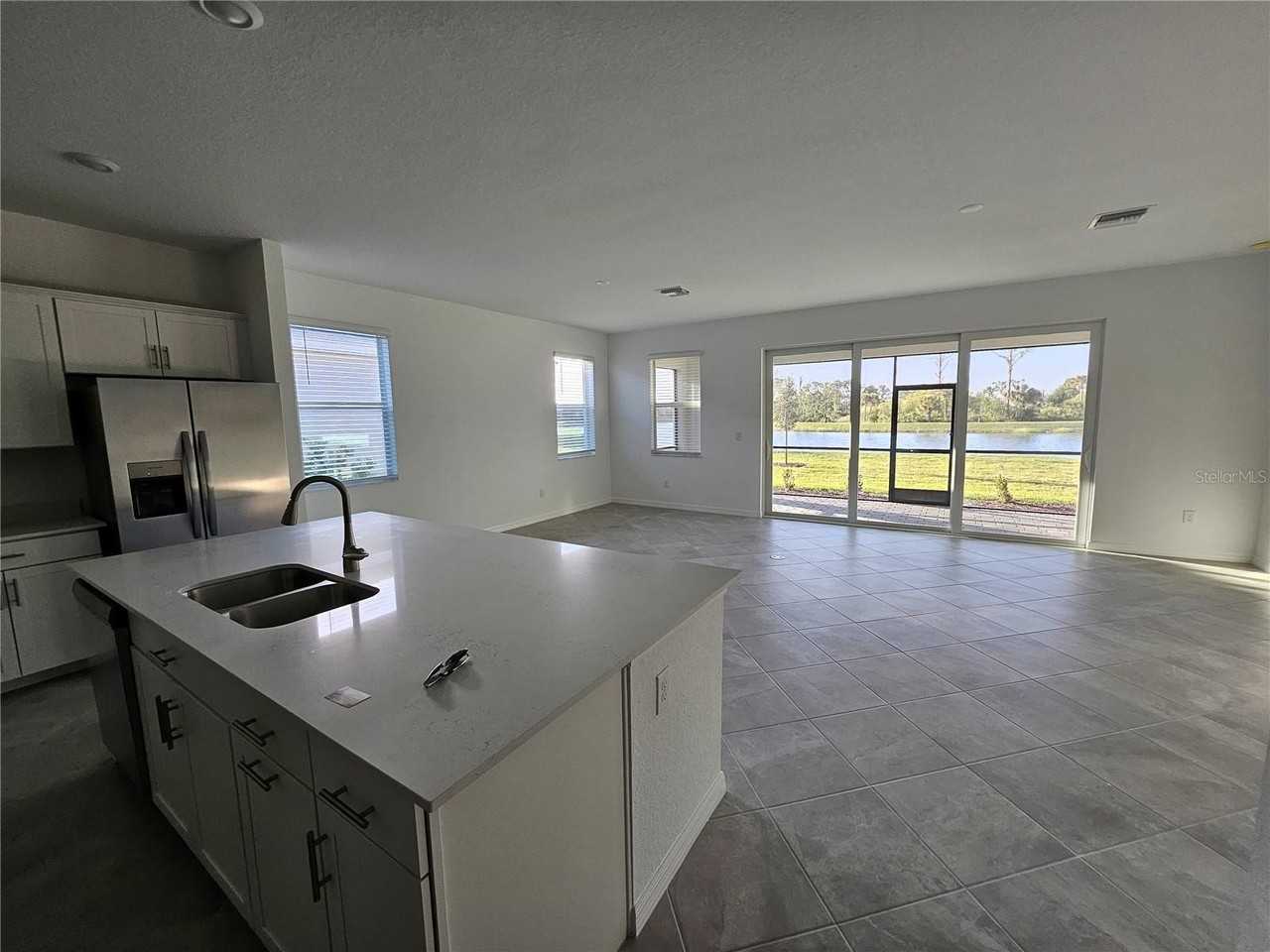 11044 Pinot Dr - Photo 2 of 43