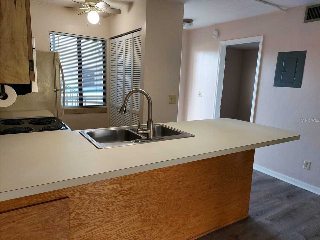 22523 Westchester Blvd #E103 - Photo 4 of 27