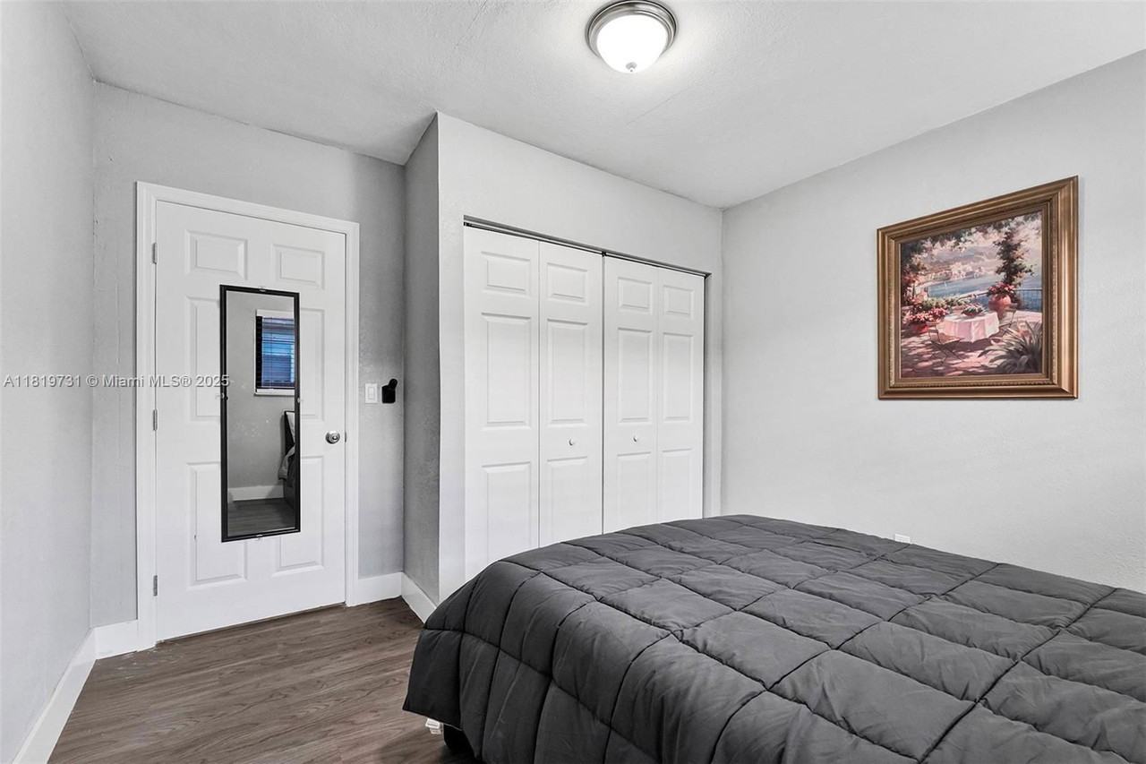 1324 Ne 151st St - Photo 5 of 8