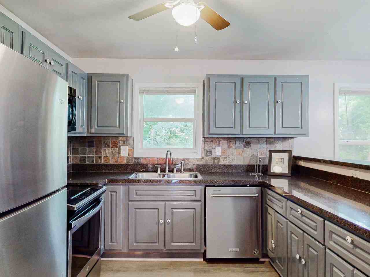 Diann Dr - Photo 2 of 7