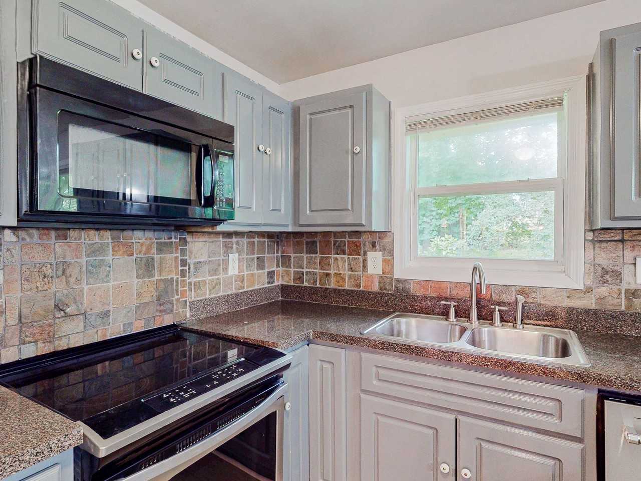 Diann Dr - Photo 4 of 7