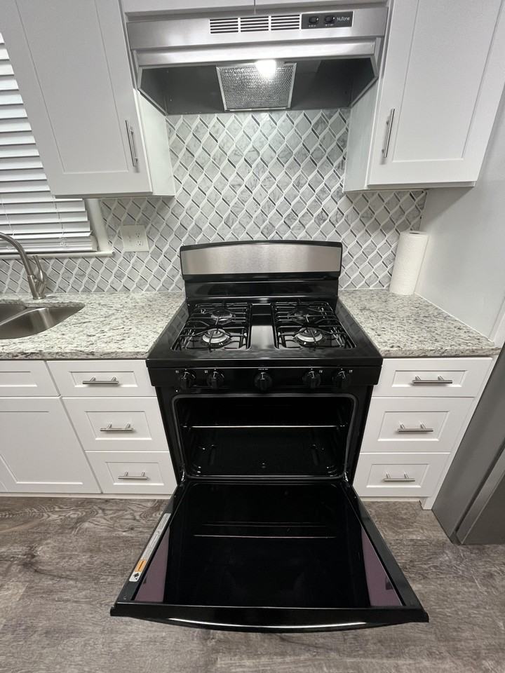 Greenway Ct - Photo 4 of 12