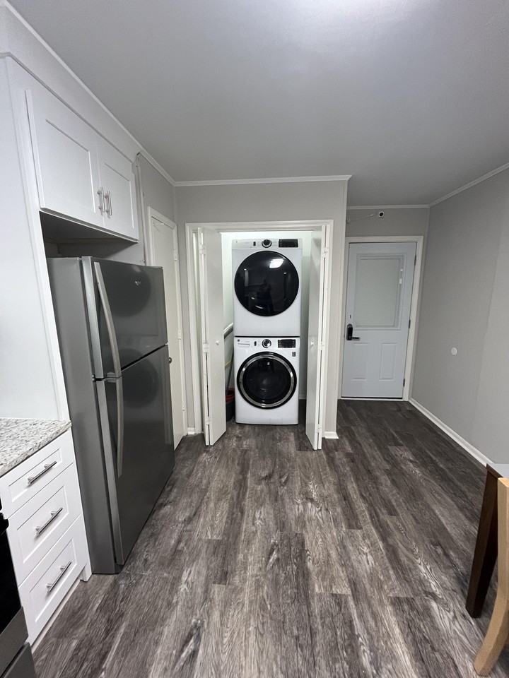 Greenway Ct - Photo 5 of 12