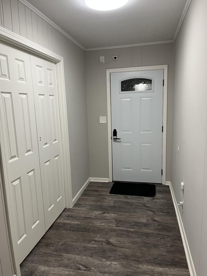 Greenway Ct - Photo 6 of 12