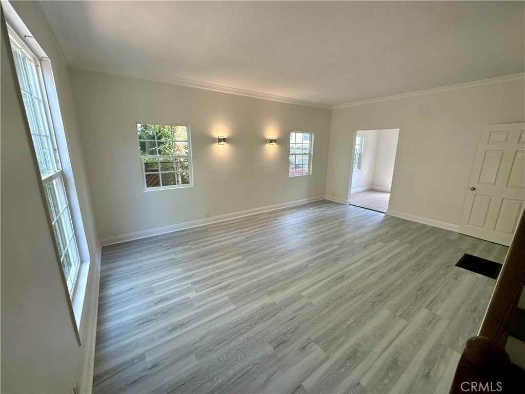 1760 N Las Palmas Ave - Photo 3 of 11