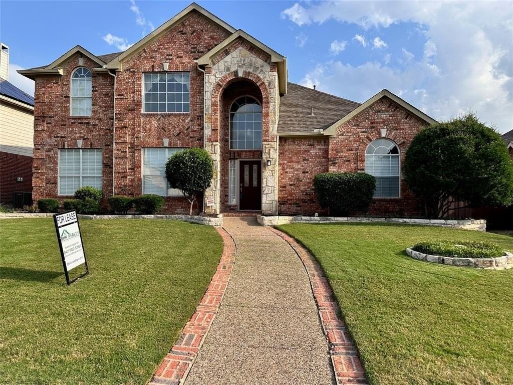 4548 Oak Shores Drive - Photo 3 of 40