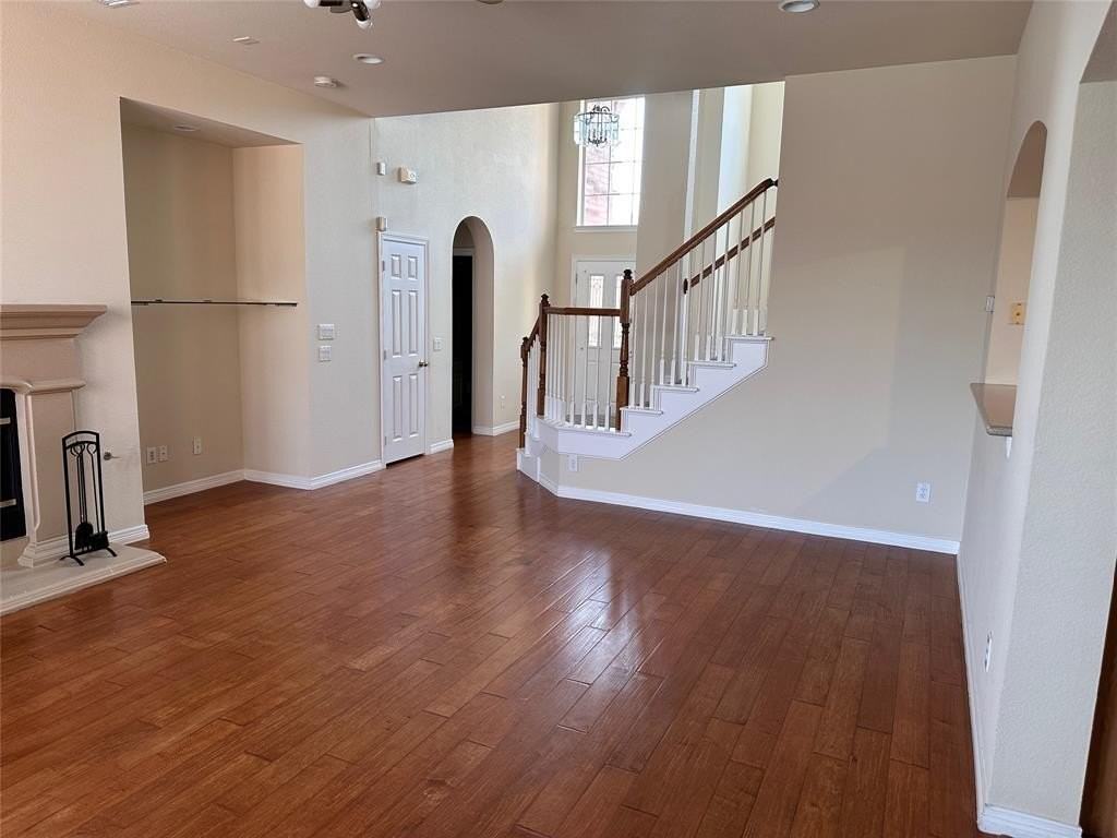 4548 Oak Shores Drive - Photo 7 of 40