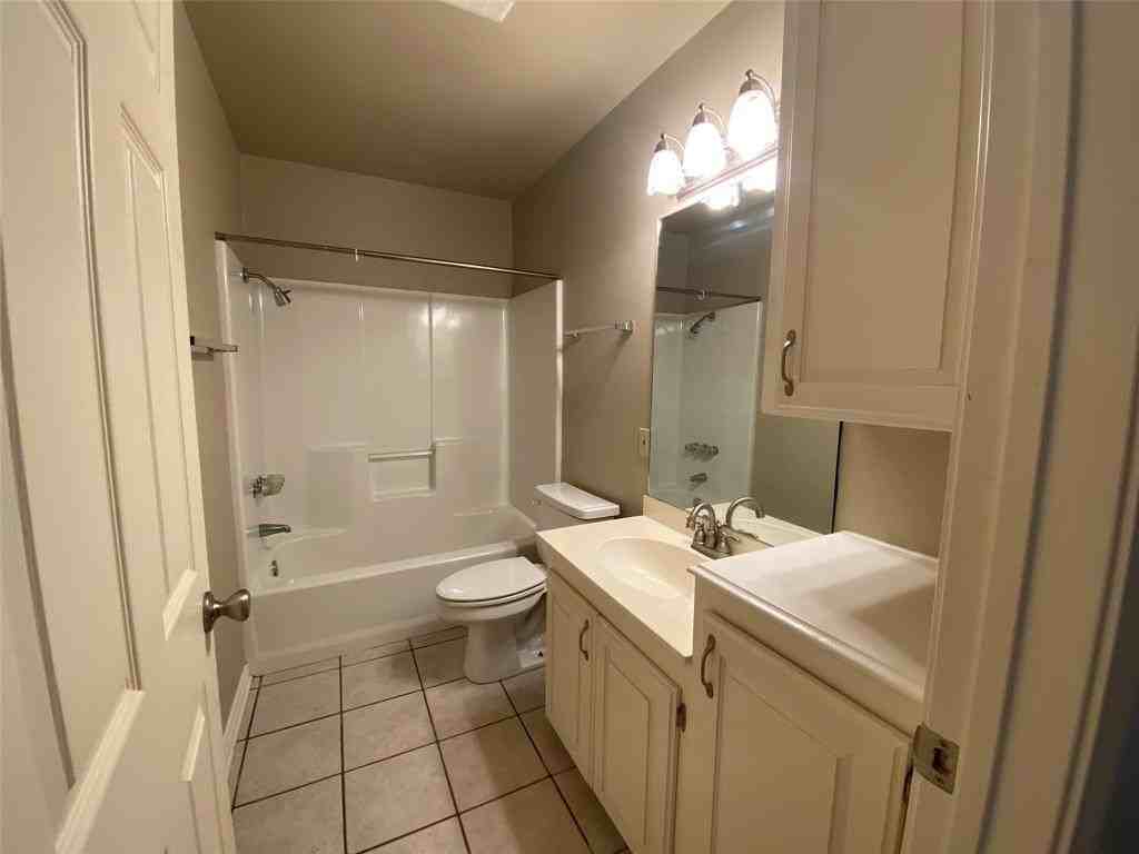3241 Lexington Dr - Photo 7 of 17