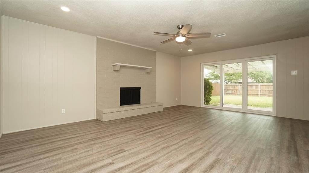 1622 Crest Park Dr - Photo 5 of 28