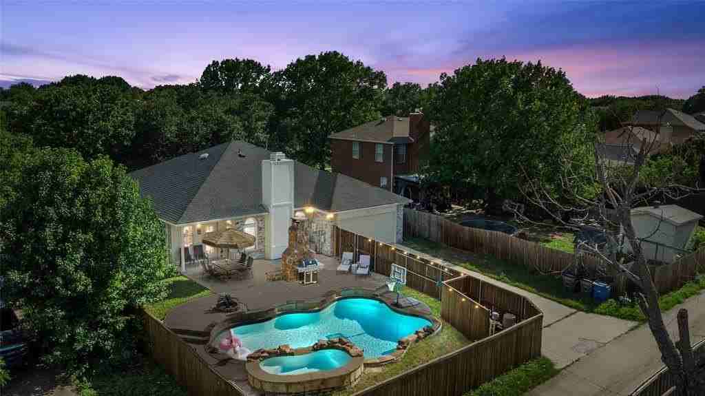 1531 Home Park Dr - Photo 5 of 40