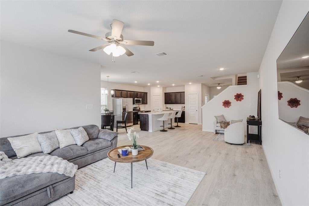 404 Wrangler Ln - Photo 6 of 36