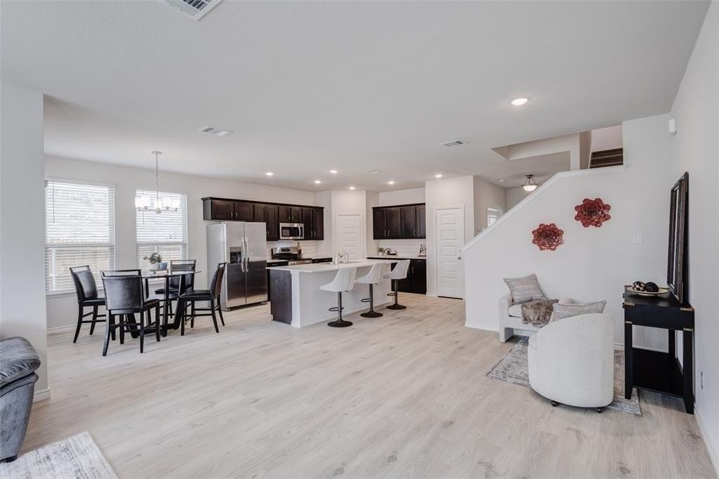 404 Wrangler Ln - Photo 7 of 36