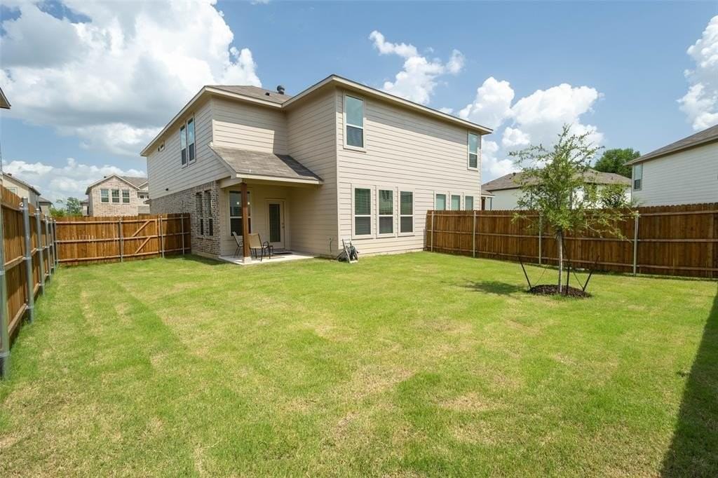 404 Wrangler Ln - Photo 3 of 36