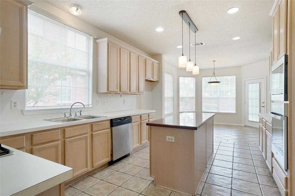 7104 Chandler Dr - Photo 7 of 28