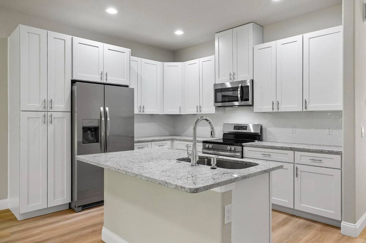 32 Louisville Dr - Photo 2 of 38