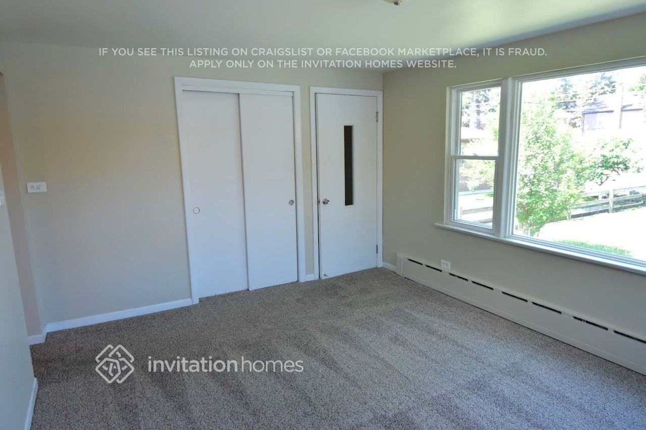 3046 Emerson St - Photo 6 of 12