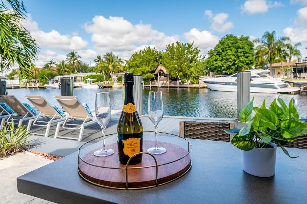 1841 Se 6th St - Photo 3 of 43