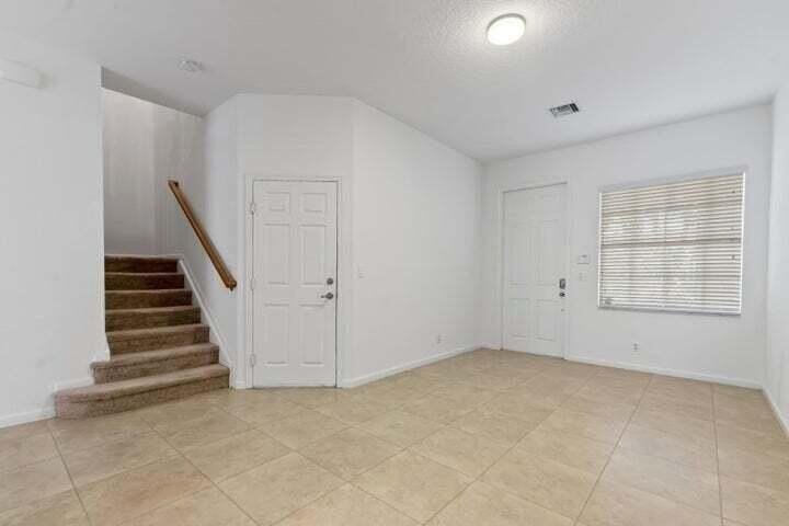 6120 Se Portofino Cir - Photo 2 of 37