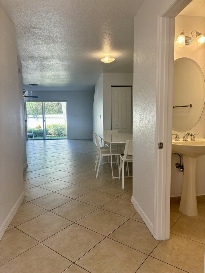 22162 Majestic Woods Way - Photo 4 of 22