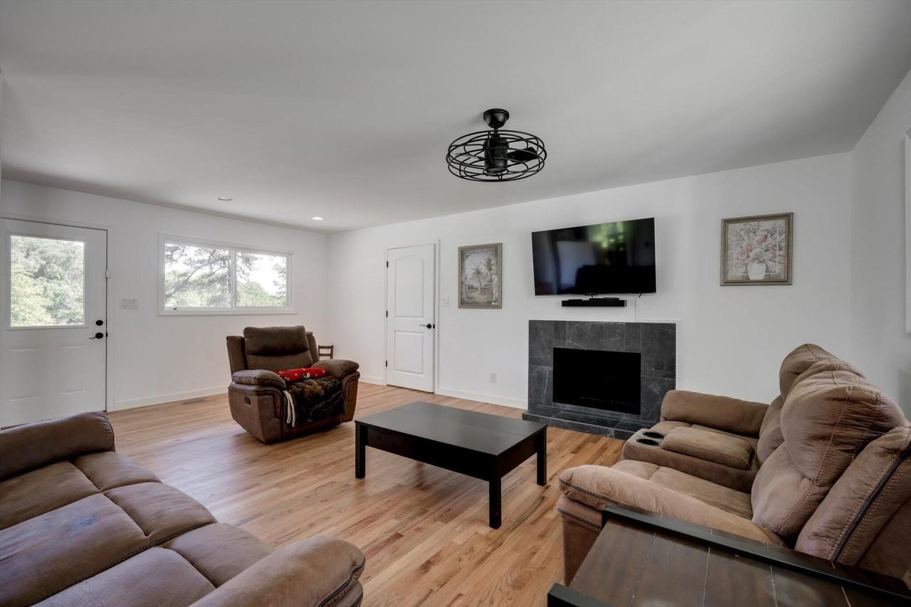 2897 Wagener Rd - Photo 5 of 35