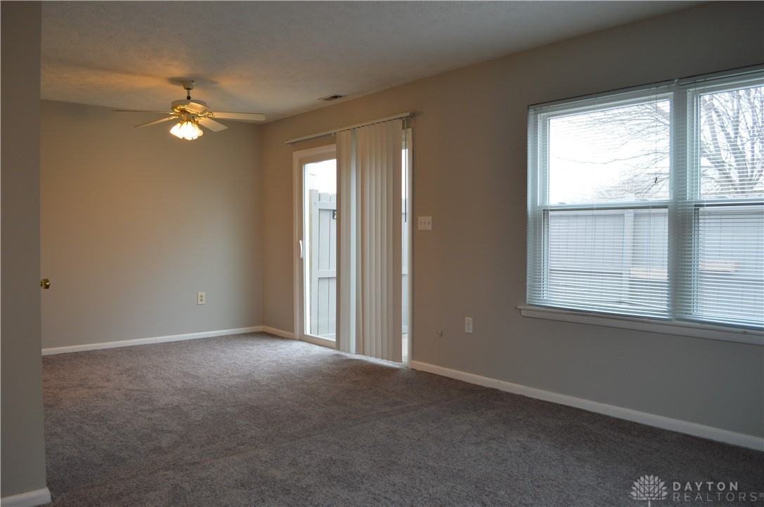 1215 Robbins Run Ct - Photo 4 of 20