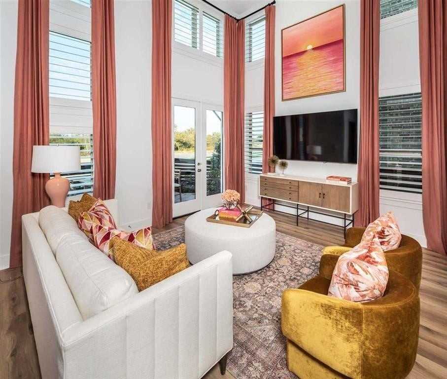 19743 Travis County Way - Photo 5 of 29