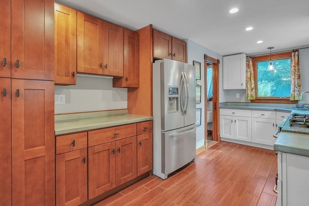 211 Mendon St - Photo 3 of 17