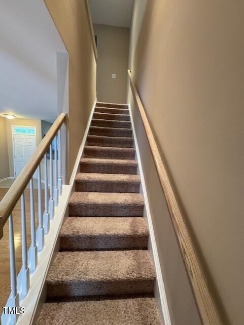 1011 Freeport Dr - Photo 5 of 12