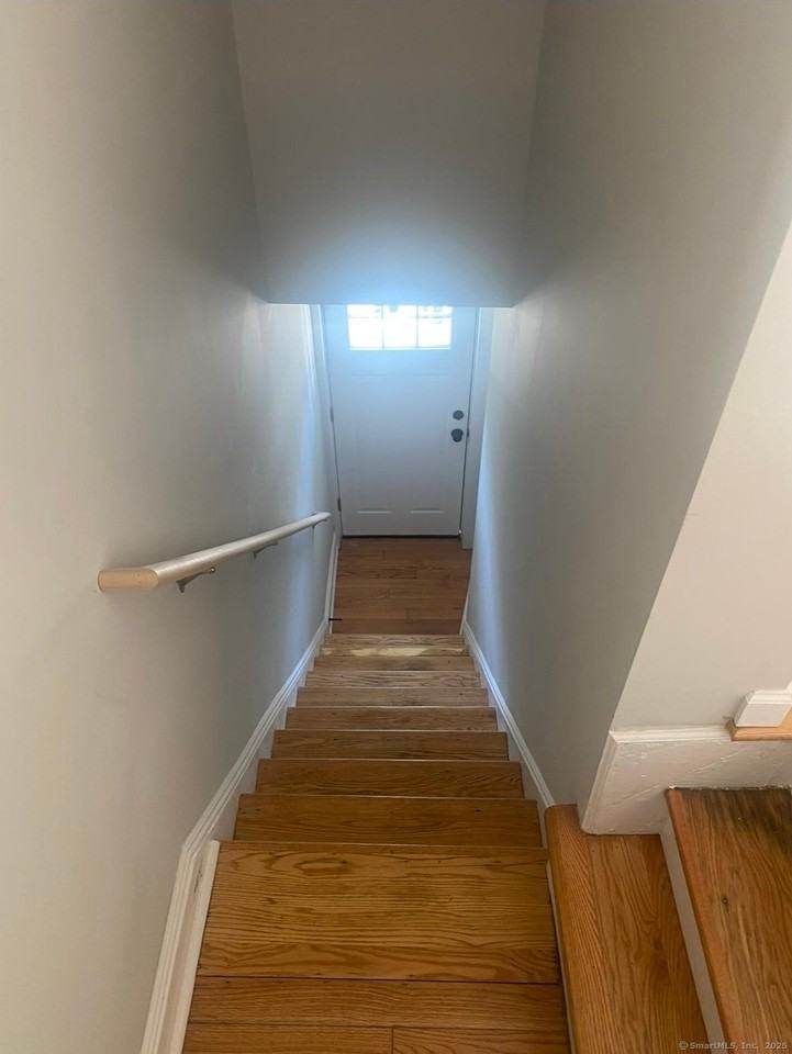 644 Hallett St - Photo 2 of 19